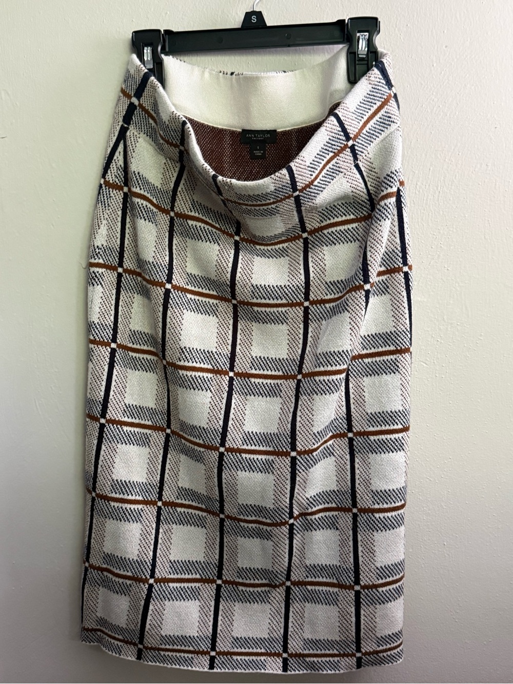 Ann Taylor White Plaid Knit Skirt with Navy and Brown Grid